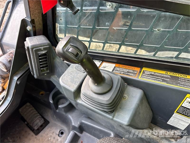 John Deere 331G Skid steer loderler