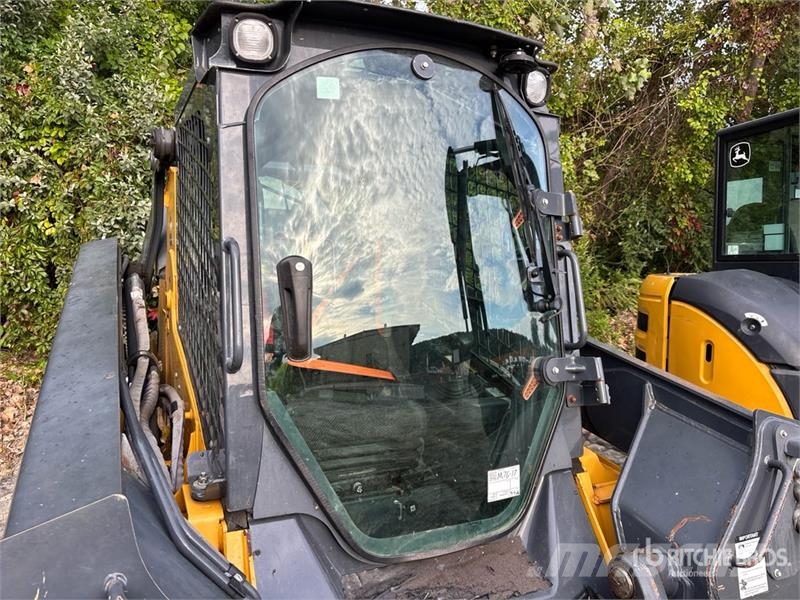 John Deere 331G Skid steer loderler