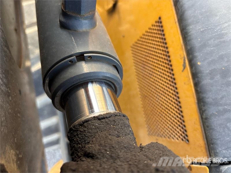 John Deere 331G Skid steer loderler