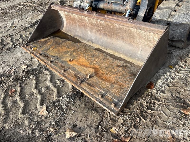 John Deere 331G Skid steer loderler
