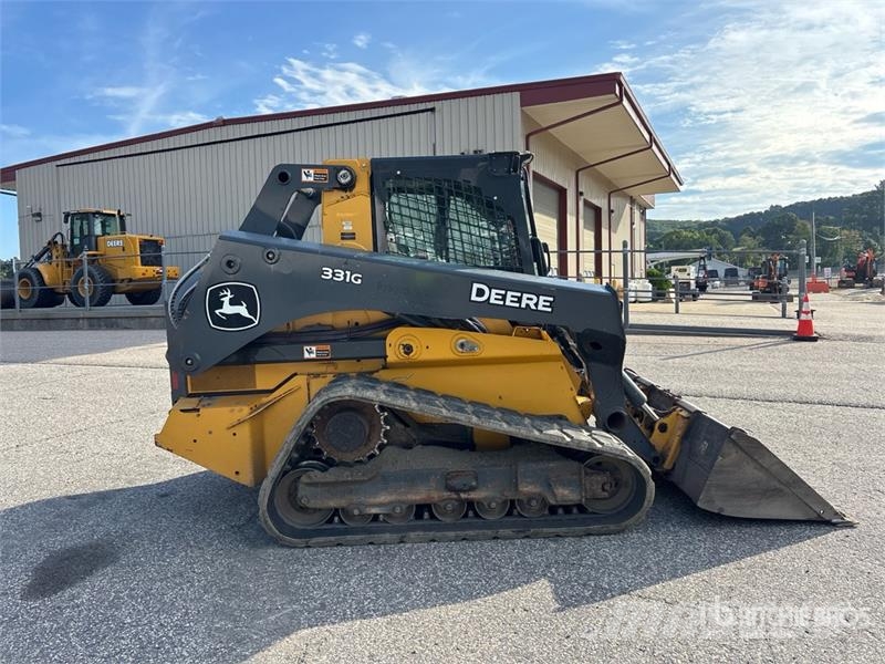 John Deere 331G Skid steer loderler
