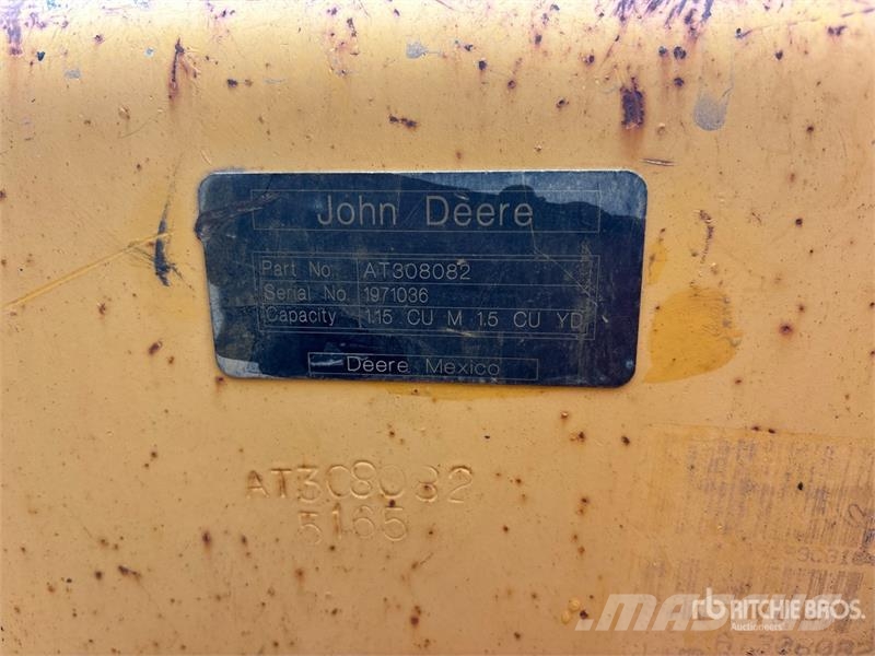 John Deere 410K Traktorgravere