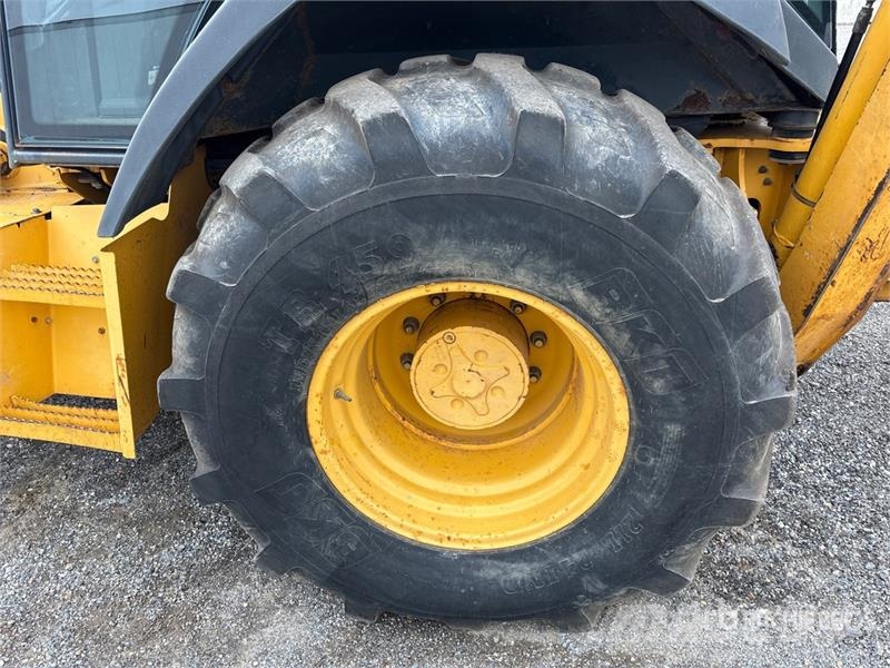 John Deere 410K Traktorgravere