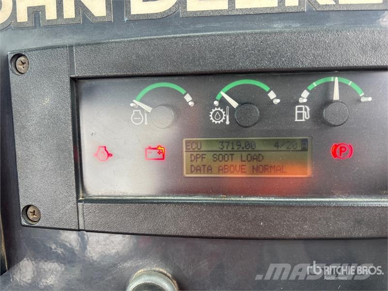 John Deere 410K Traktorgravere