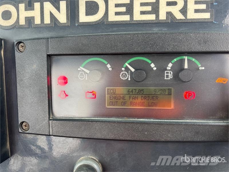 John Deere 410K Traktorgravere