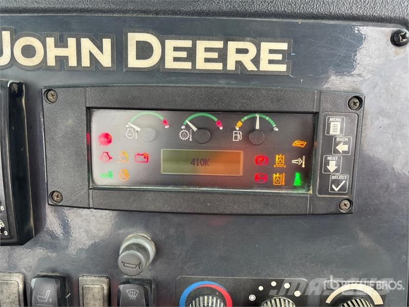 John Deere 410K Traktorgravere