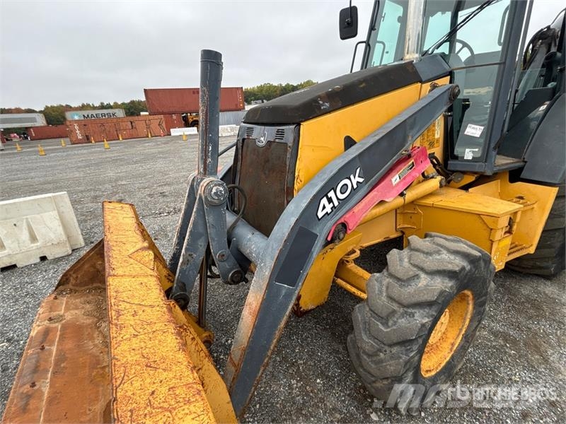John Deere 410K Traktorgravere