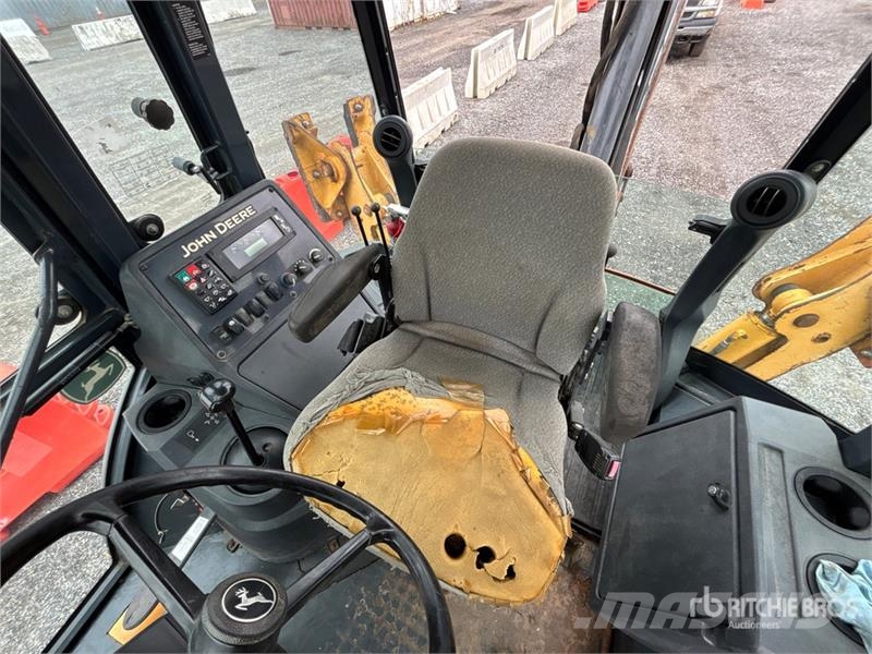 John Deere 410K Traktorgravere