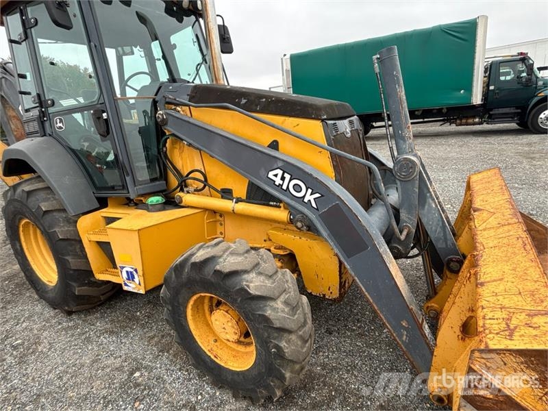 John Deere 410K Traktorgravere
