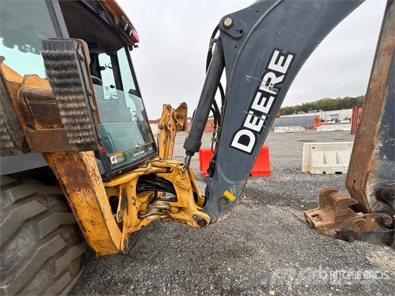 John Deere 410K Traktorgravere