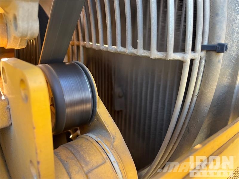 John Deere 450J LT Telaketjupuskutraktorit