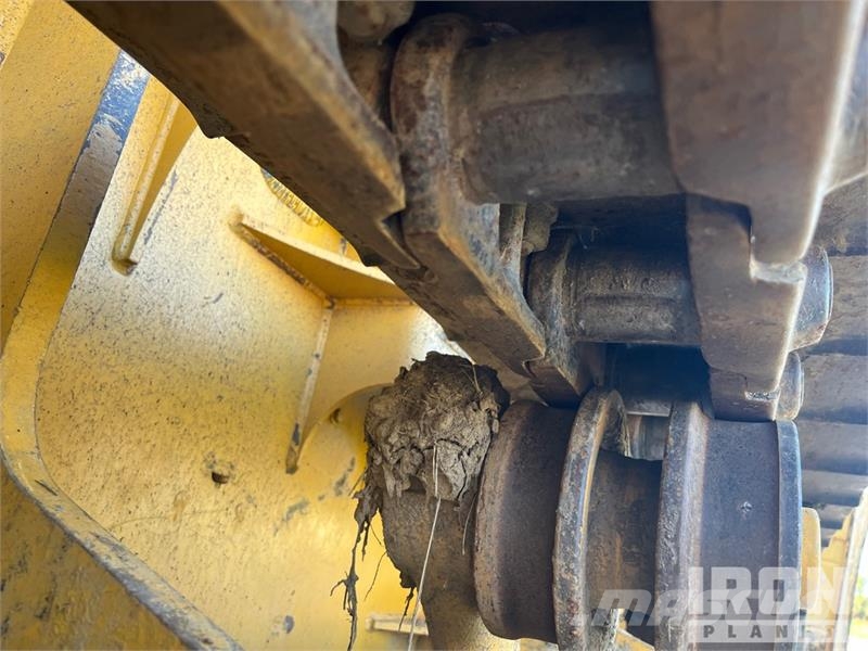 John Deere 450J LT Telaketjupuskutraktorit