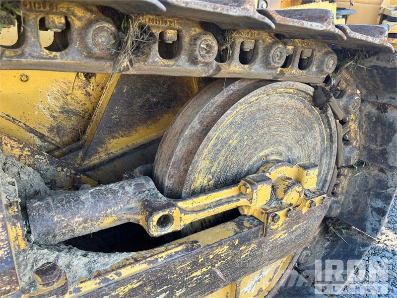John Deere 450J LT Telaketjupuskutraktorit