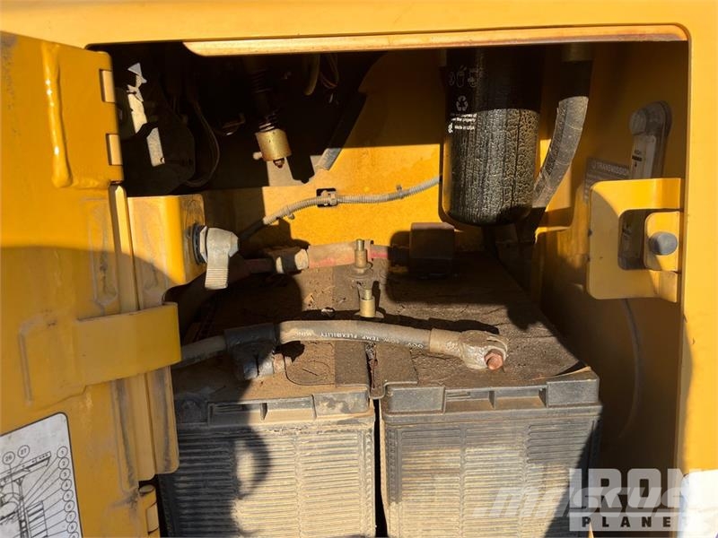 John Deere 450J LT Telaketjupuskutraktorit