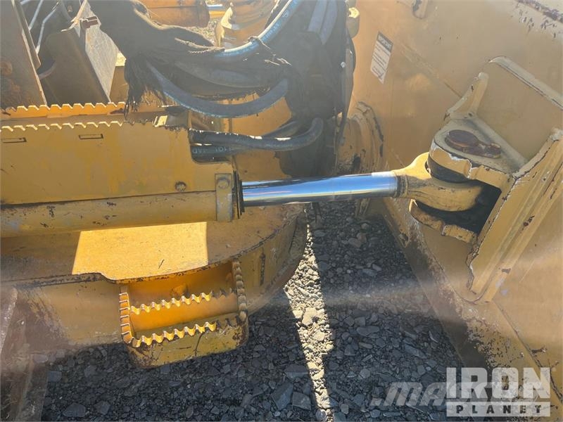 John Deere 450J LT Telaketjupuskutraktorit