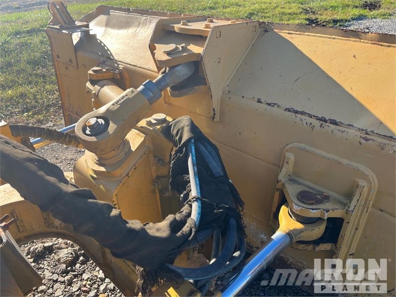 John Deere 450J LT Telaketjupuskutraktorit