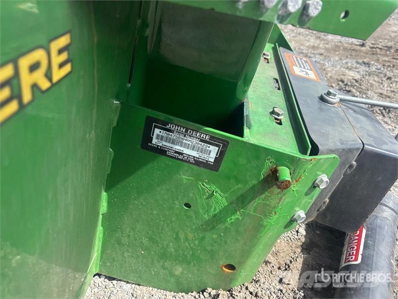 John Deere 47 in Snow Blower Attachment ماكينات زراعية - غير ذلك