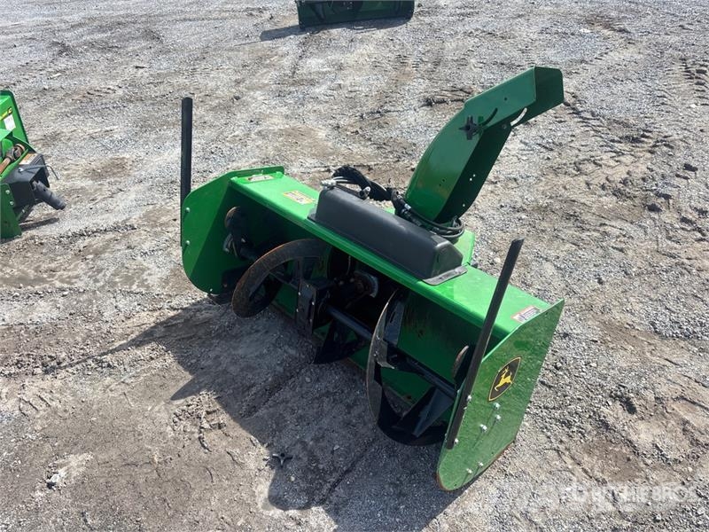 John Deere 47 in Snow Blower Attachment ماكينات زراعية - غير ذلك