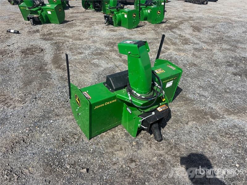 John Deere 47 in Snow Blower Attachment ماكينات زراعية - غير ذلك