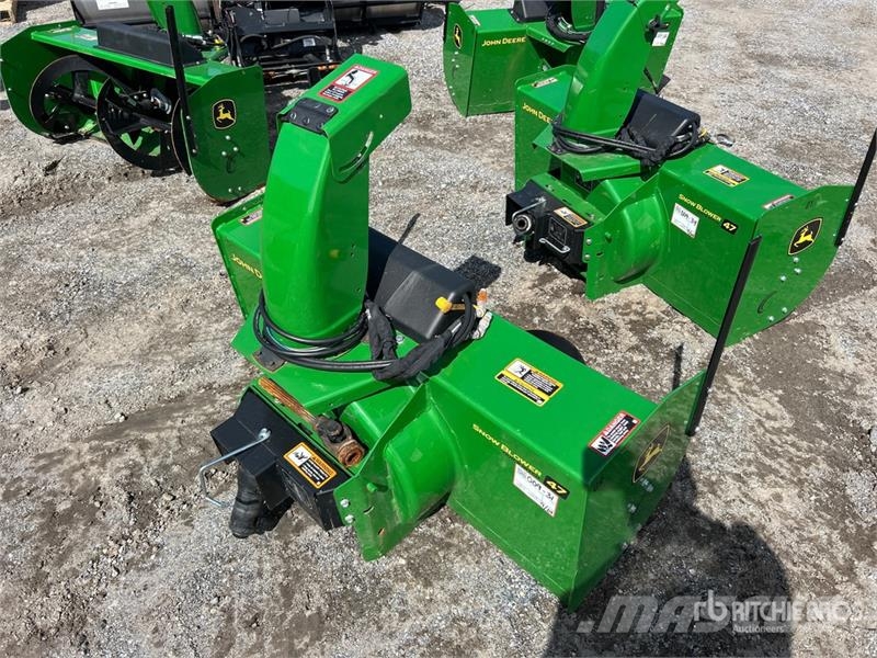 John Deere 47 in Snow Blower Attachment ماكينات زراعية - غير ذلك