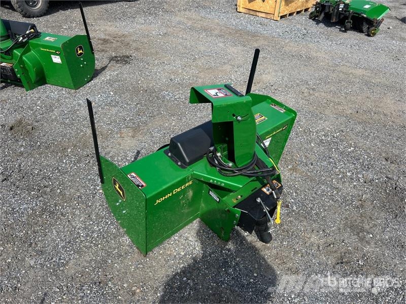 John Deere 47 in Snow Blower Attachment ماكينات زراعية - غير ذلك