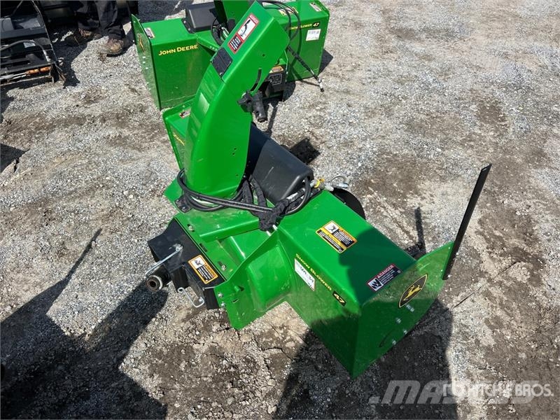 John Deere 47 in Snow Blower Attachment ماكينات زراعية - غير ذلك