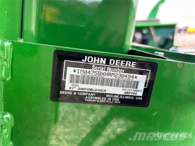 John Deere 47 in Snow Blower Attachment ماكينات زراعية - غير ذلك