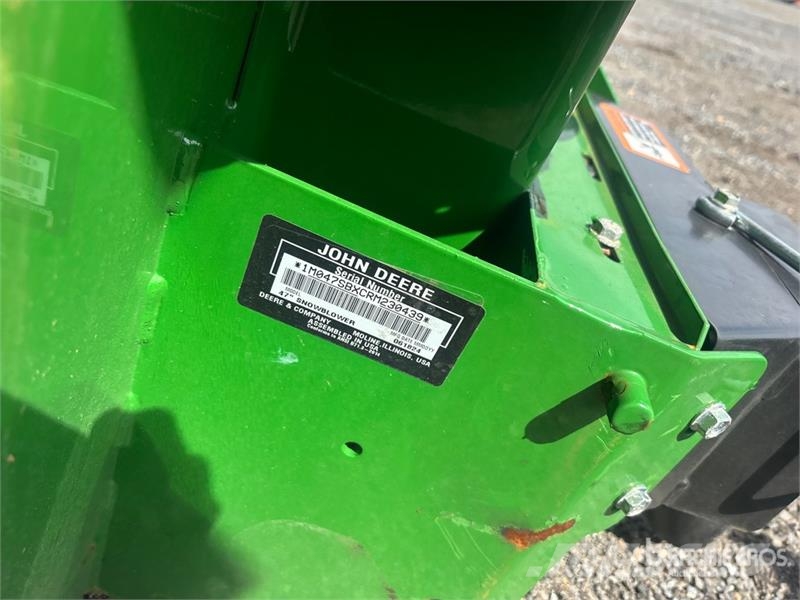 John Deere 47 in Snow Blower Attachment ماكينات زراعية - غير ذلك