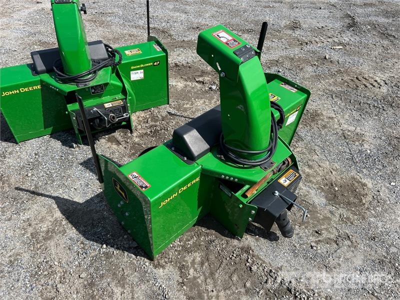 John Deere 47 in Snow Blower Attachment ماكينات زراعية - غير ذلك