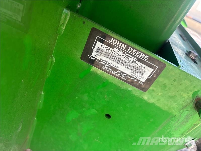 John Deere 47 in Snow Blower Attachment ماكينات زراعية - غير ذلك