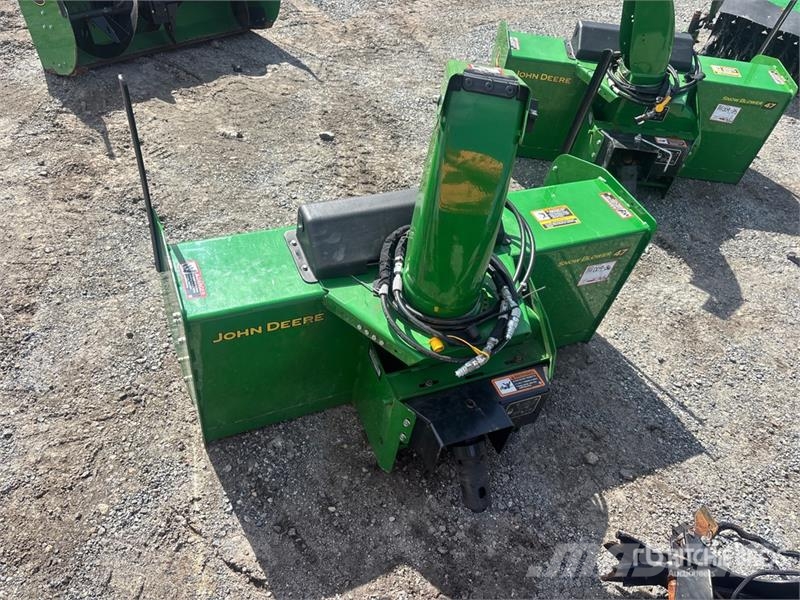 John Deere 47 in Snow Blower Attachment ماكينات زراعية - غير ذلك