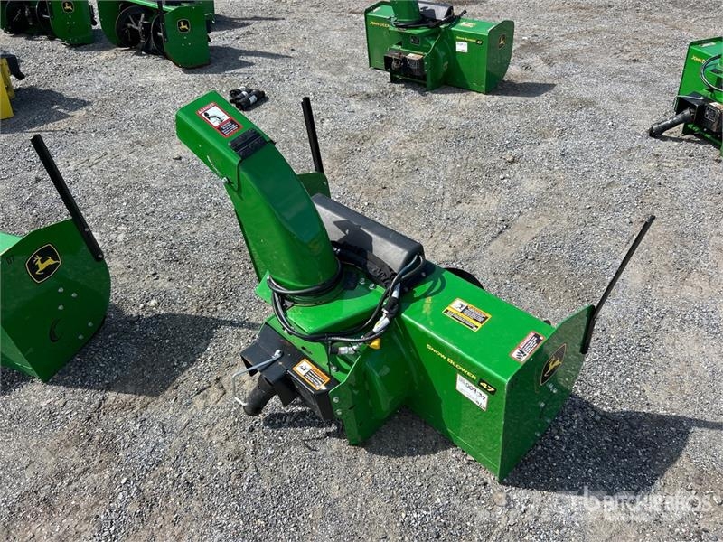John Deere 47 in Snow Blower Attachment ماكينات زراعية - غير ذلك