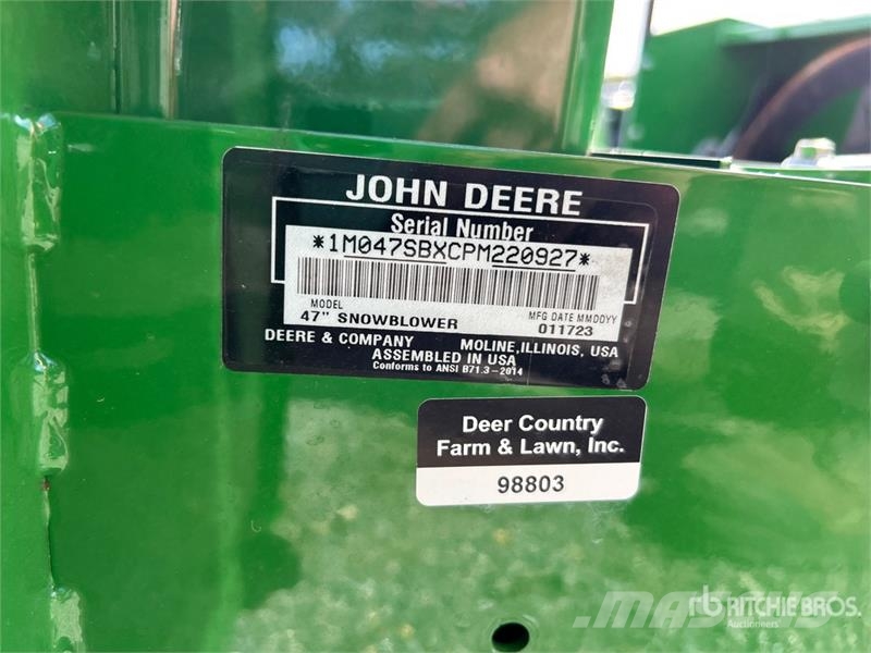 John Deere 47 in Snow Blower Attachment ماكينات زراعية - غير ذلك