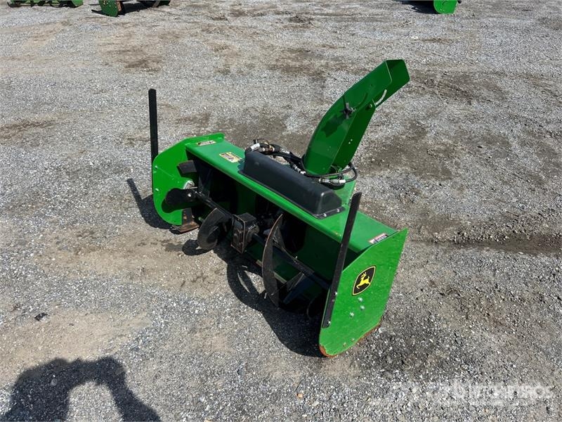 John Deere 47 in Snow Blower Attachment ماكينات زراعية - غير ذلك