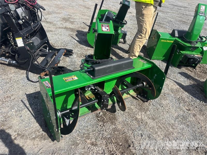 John Deere 47 in Snow Blower Attachment ماكينات زراعية - غير ذلك
