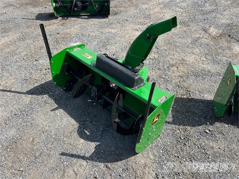 John Deere 47 in Snow Blower Attachment ماكينات زراعية - غير ذلك