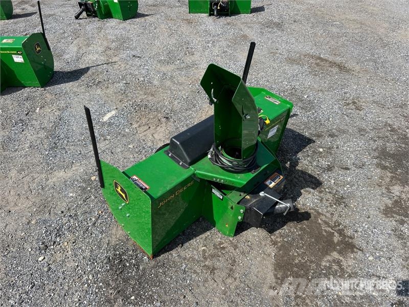 John Deere 47 in Snow Blower Attachment ماكينات زراعية - غير ذلك