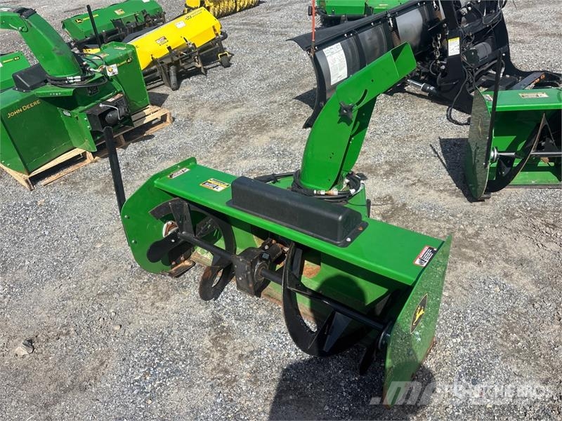 John Deere 47 in Snow Blower Attachment ماكينات زراعية - غير ذلك
