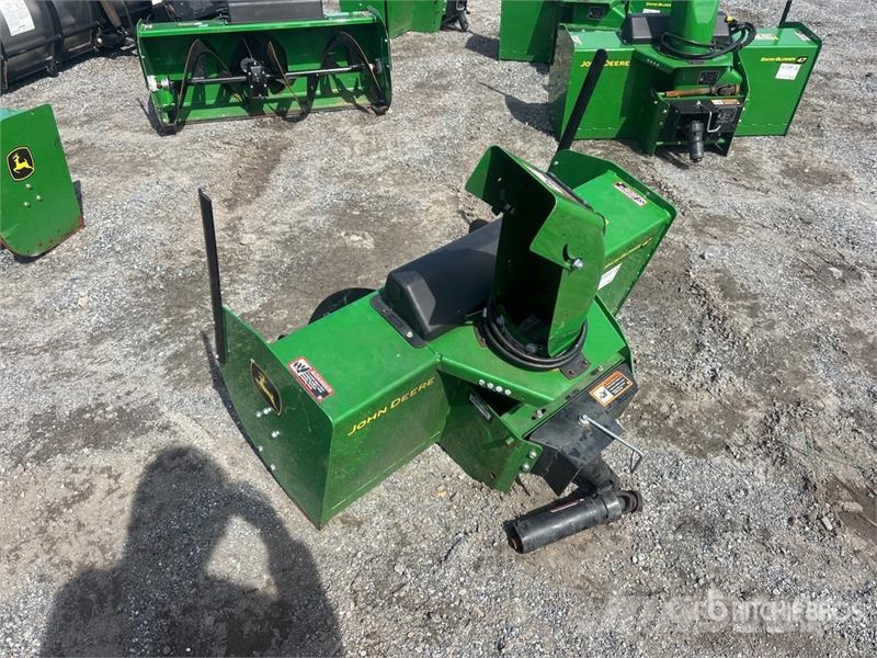 John Deere 47 in Snow Blower Attachment ماكينات زراعية - غير ذلك