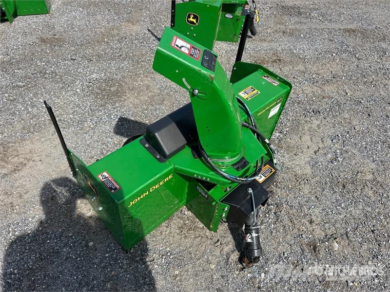 John Deere 47 in Snow Blower Attachment ماكينات زراعية - غير ذلك
