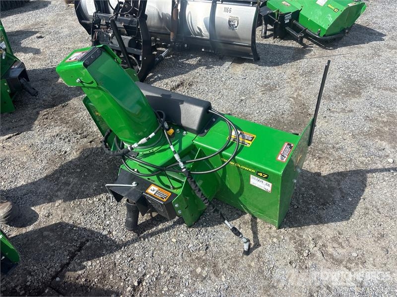 John Deere 47 in Snow Blower Attachment ماكينات زراعية - غير ذلك