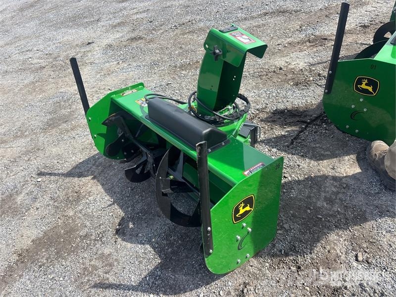 John Deere 47 in Snow Blower Attachment ماكينات زراعية - غير ذلك