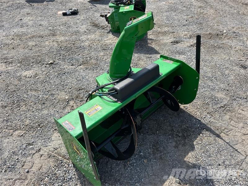 John Deere 47 in Snow Blower Attachment ماكينات زراعية - غير ذلك