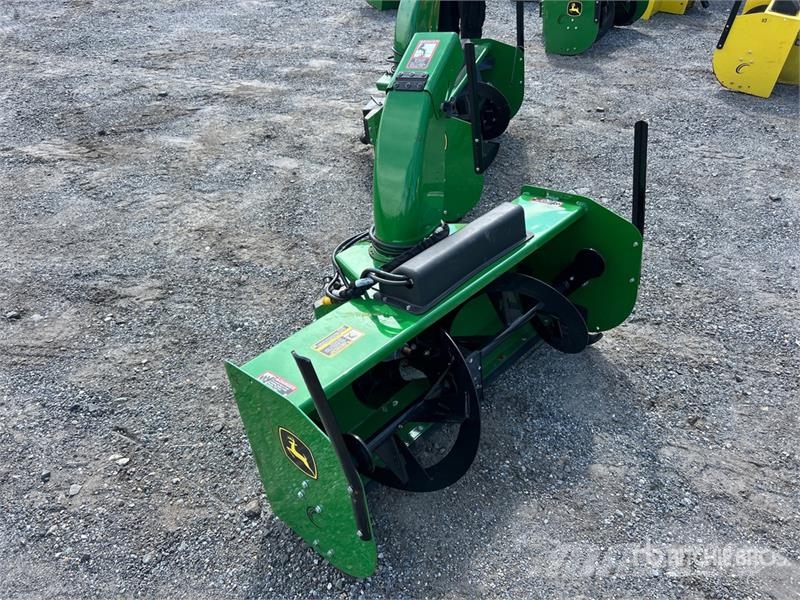 John Deere 47 in Snow Blower Attachment ماكينات زراعية - غير ذلك