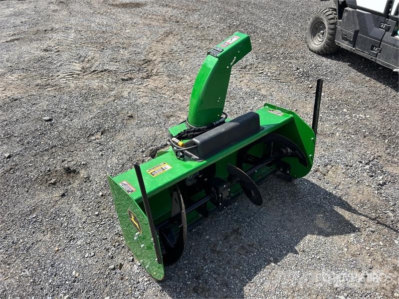 John Deere 47 in Snow Blower Attachment ماكينات زراعية - غير ذلك