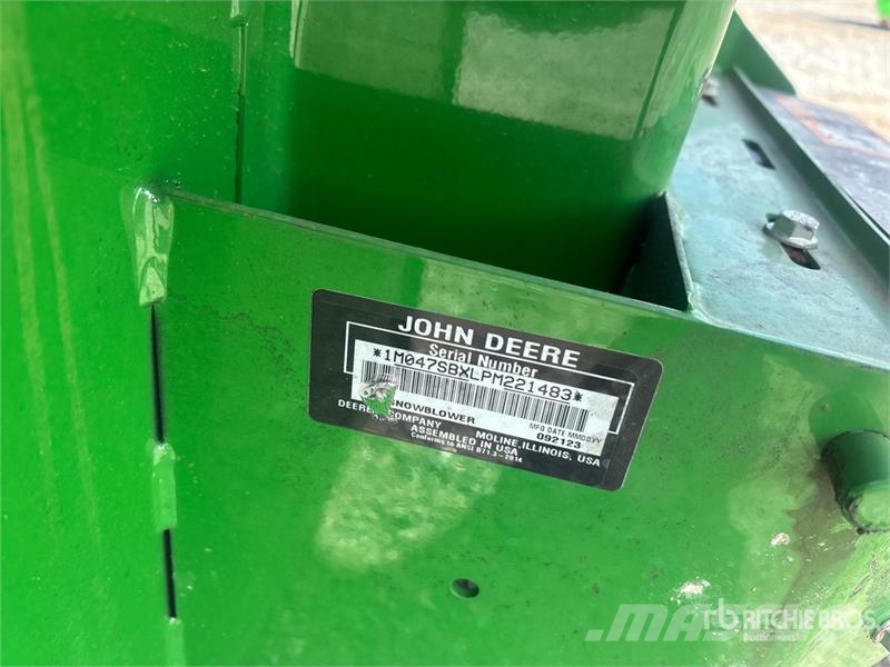 John Deere 47 in Snow Blower Attachment ماكينات زراعية - غير ذلك