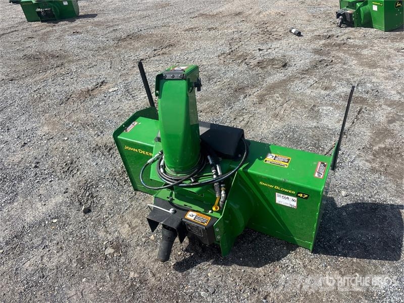 John Deere 47 in Snow Blower Attachment ماكينات زراعية - غير ذلك