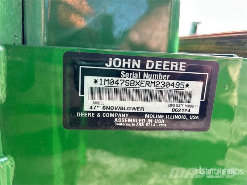 John Deere 47 in Snow Blower Attachment ماكينات زراعية - غير ذلك