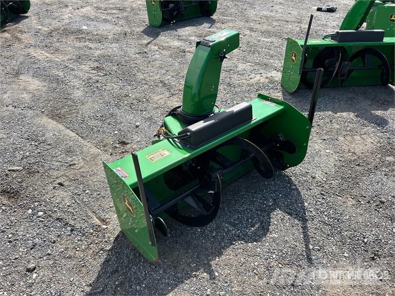 John Deere 47 in Snow Blower Attachment ماكينات زراعية - غير ذلك