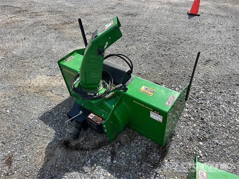 John Deere 47 in Snow Blower Attachment 농기계 - 기타